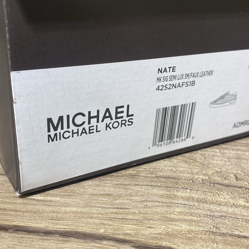 Michael Kors sneakers brand logo - Picture 3 of 12